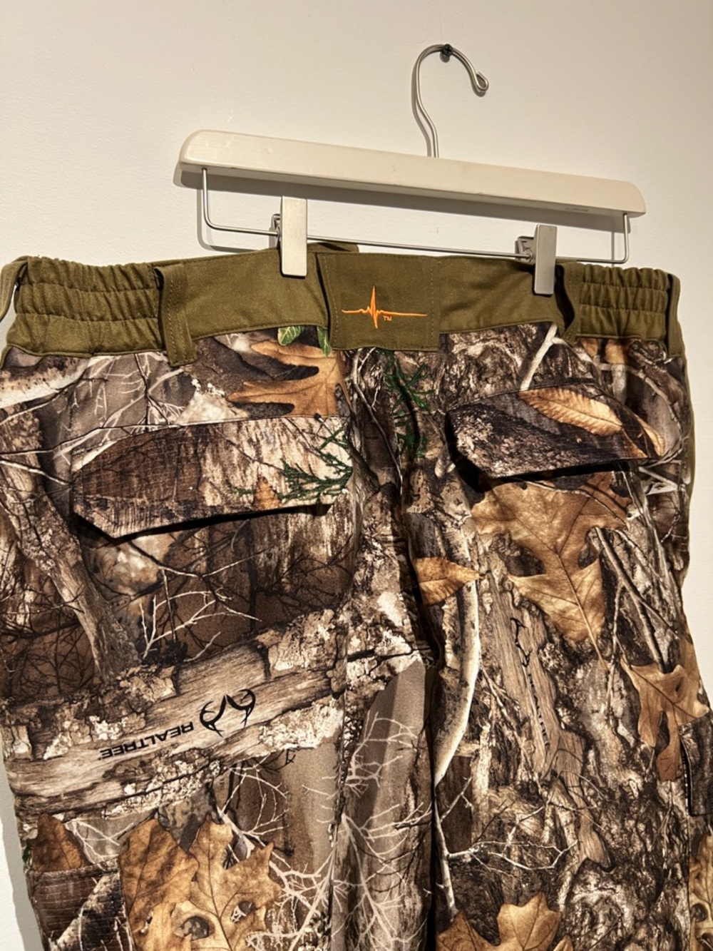 Men's Camo Hunting Pants in Olive and Brown - Picture 8 of 9